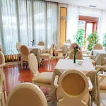 Sar'otel Boutique