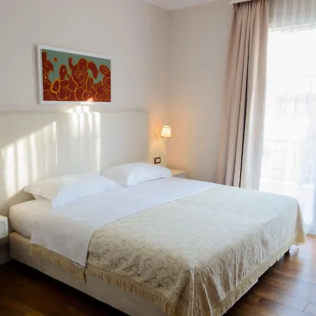Hotell Sar'otel Boutique Tirana