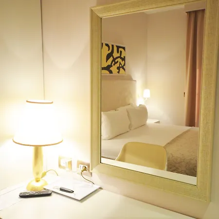 Sar'otel Boutique