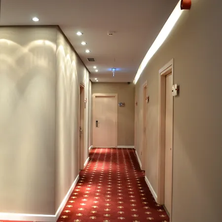 Sar'otel Boutique Hotell 4*