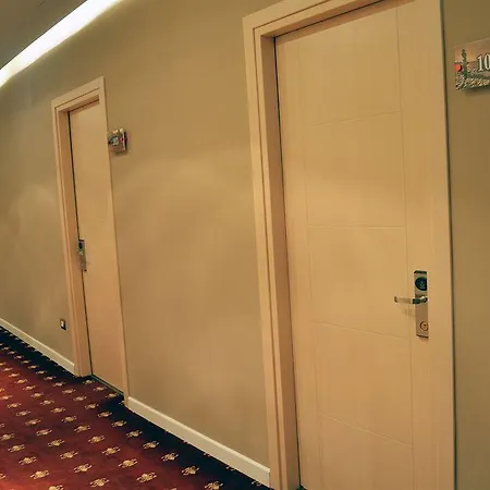 Sar'otel Boutique
