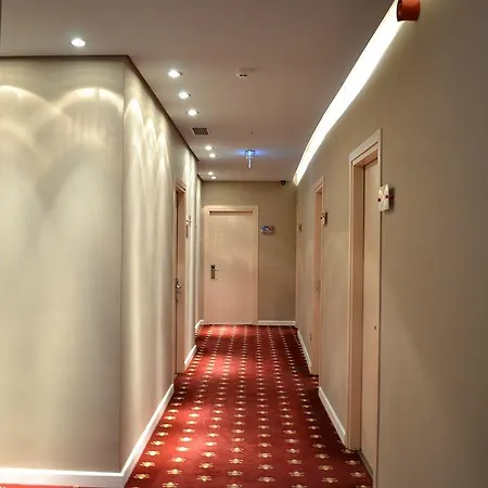 Sar'otel Boutique Hotell 4*