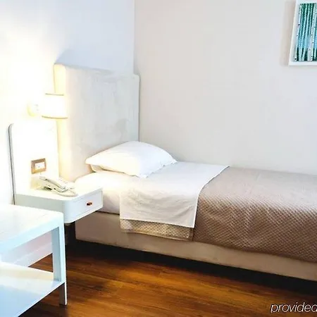 Sar'otel Boutique