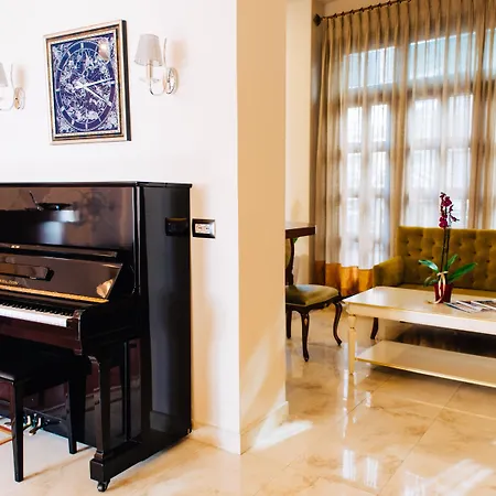 فندق Sar'otel Boutique تيرانا