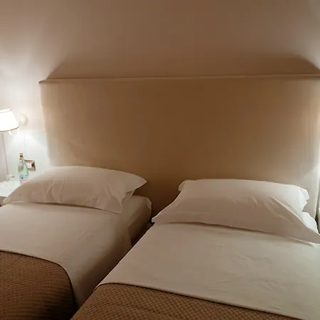 فندق Sar'otel Boutique تيرانا