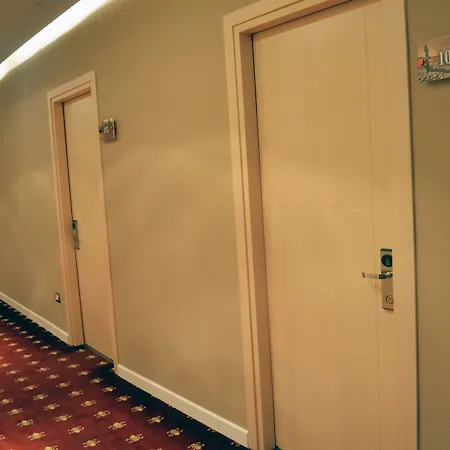 فندق Sar'otel Boutique تيرانا