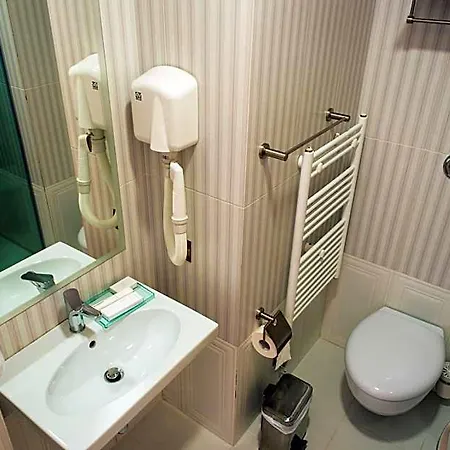 Sar'otel Boutique