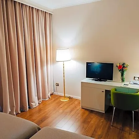Sar'otel Boutique
